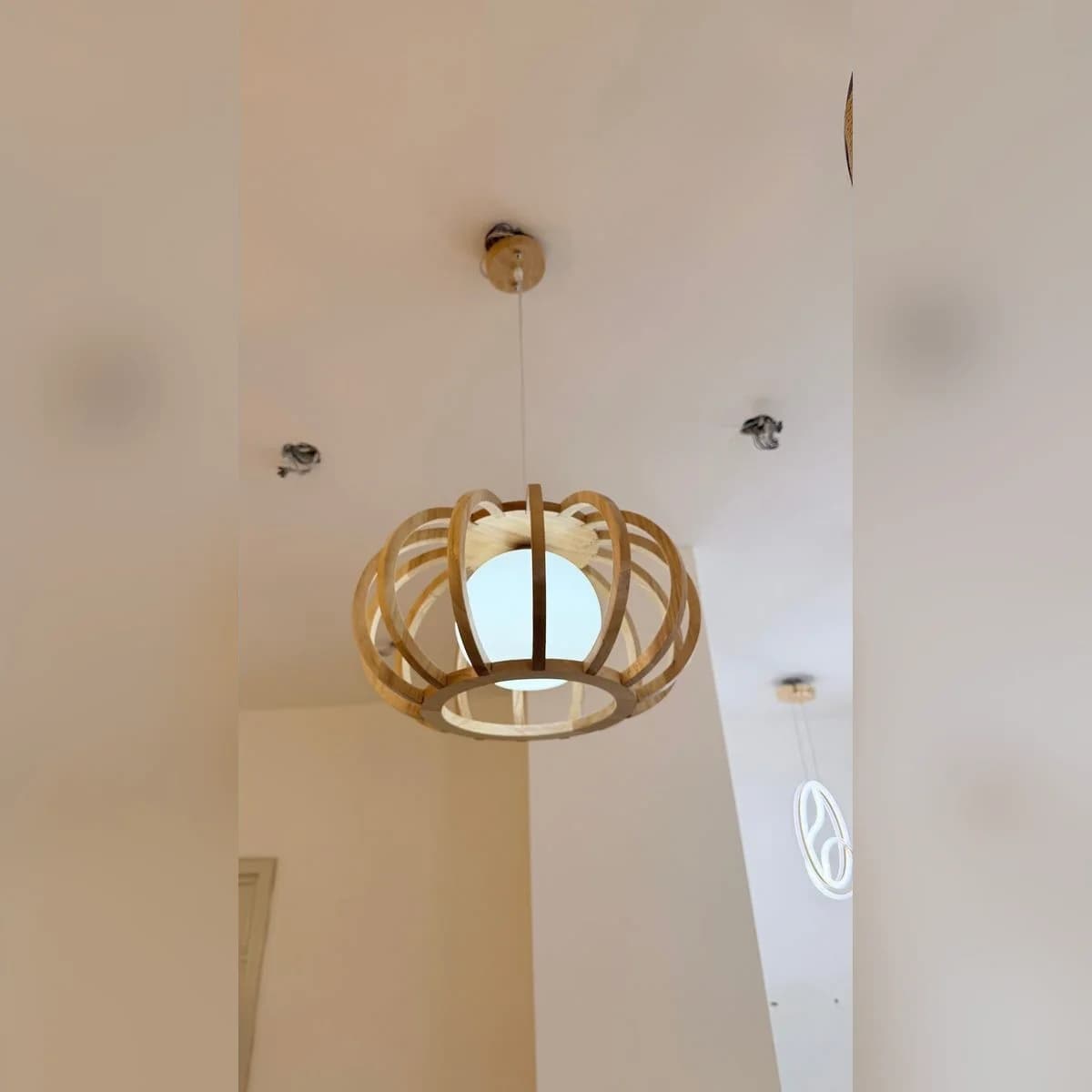 Wooden Pendant Light with Curved Ribs 2