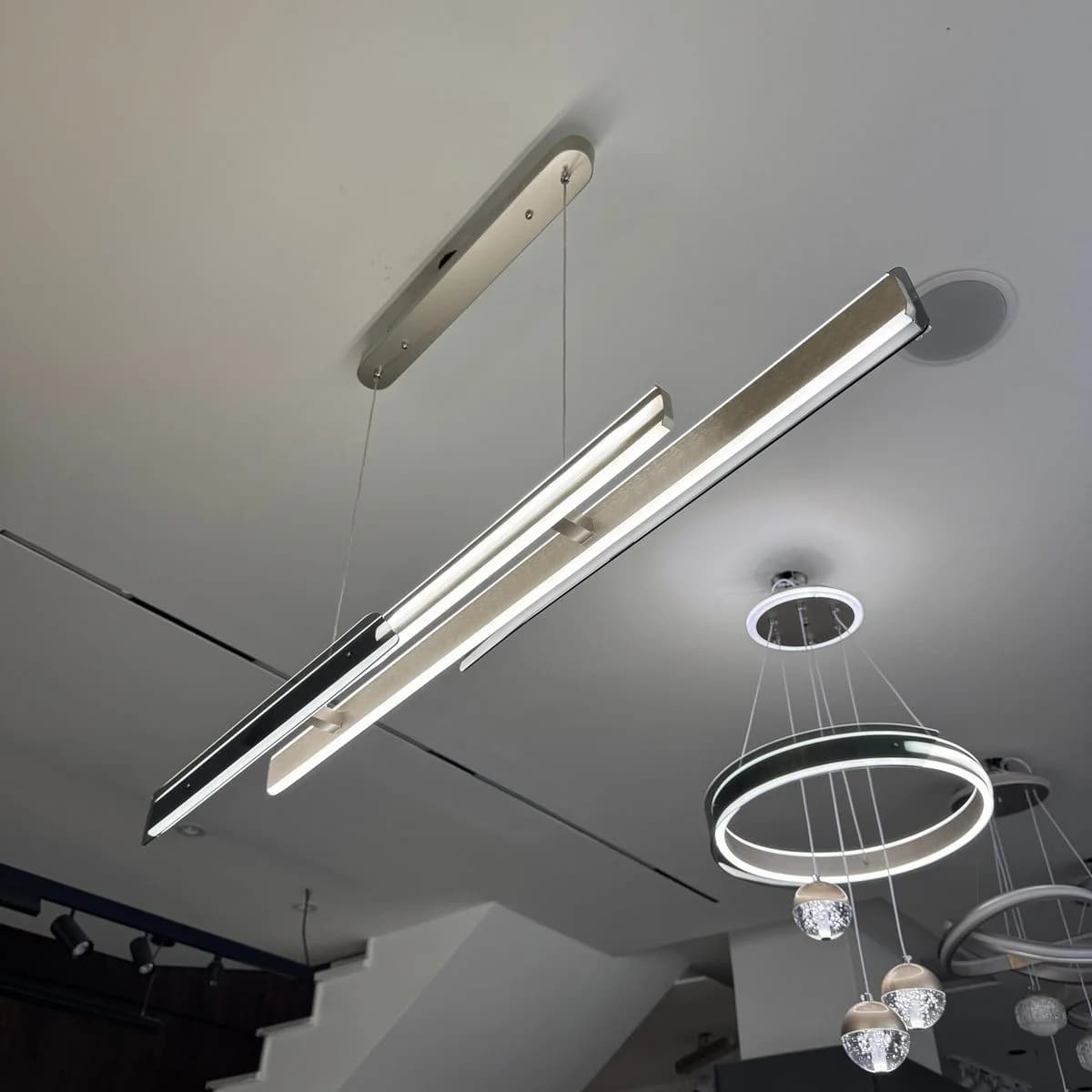 Modern Overlapping Dual Bar LED Pendant Light 2