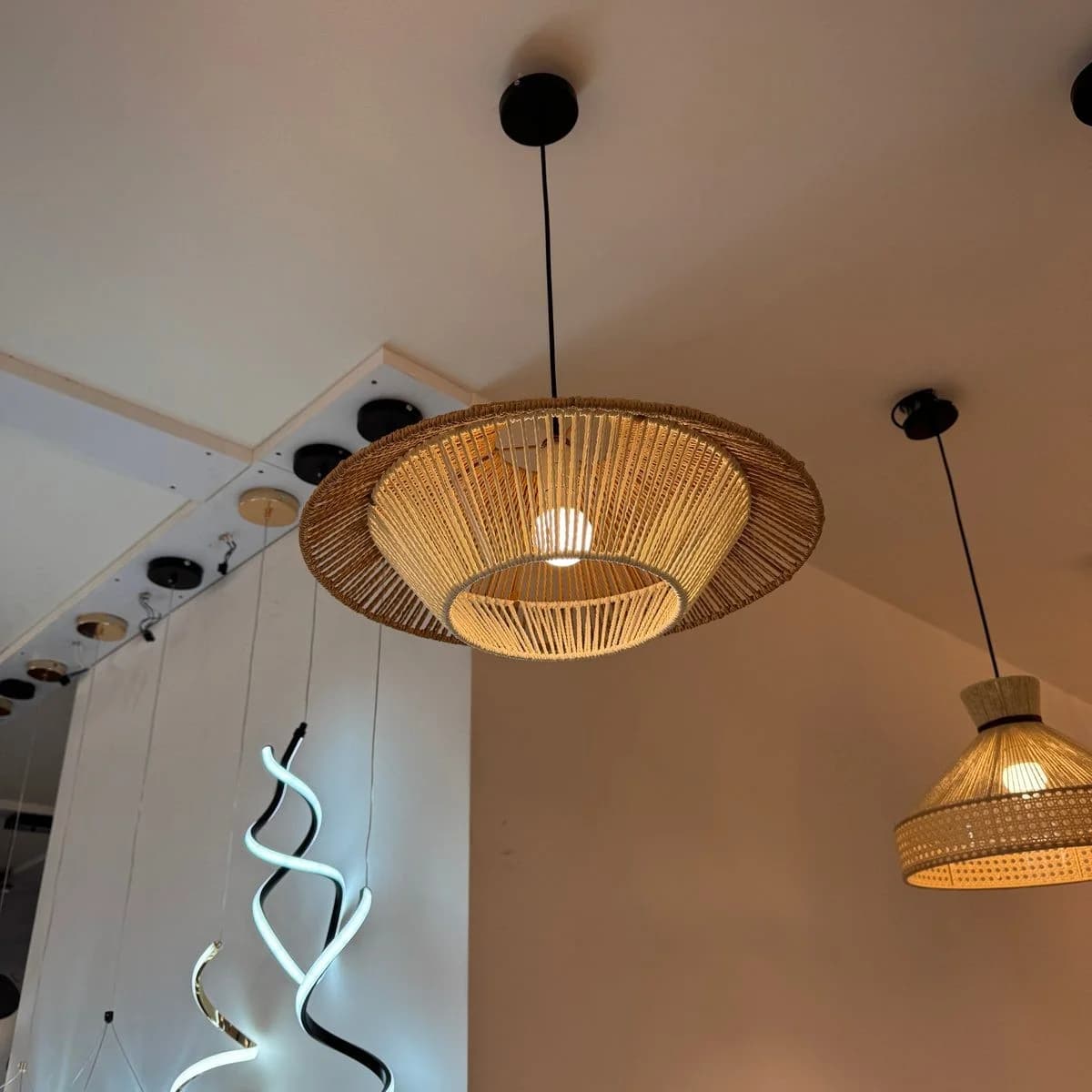 Woven Straw Wide Umbrella Pendant Light 2