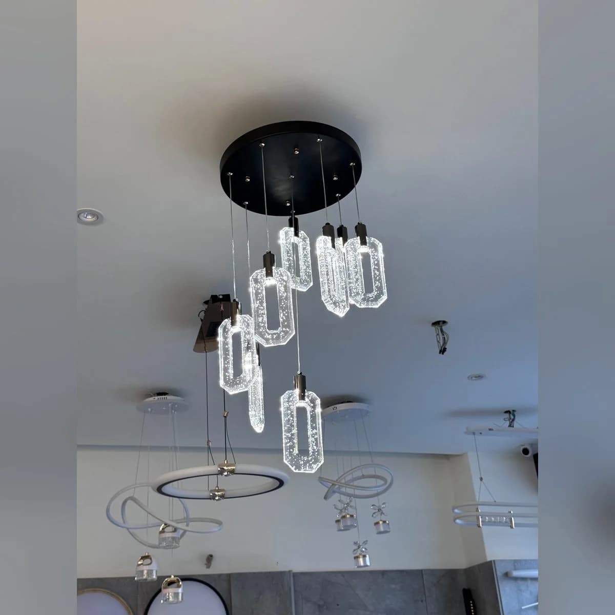 נברשת לד מודרנית 8 ראשים מאקריליק עם בועות 3
