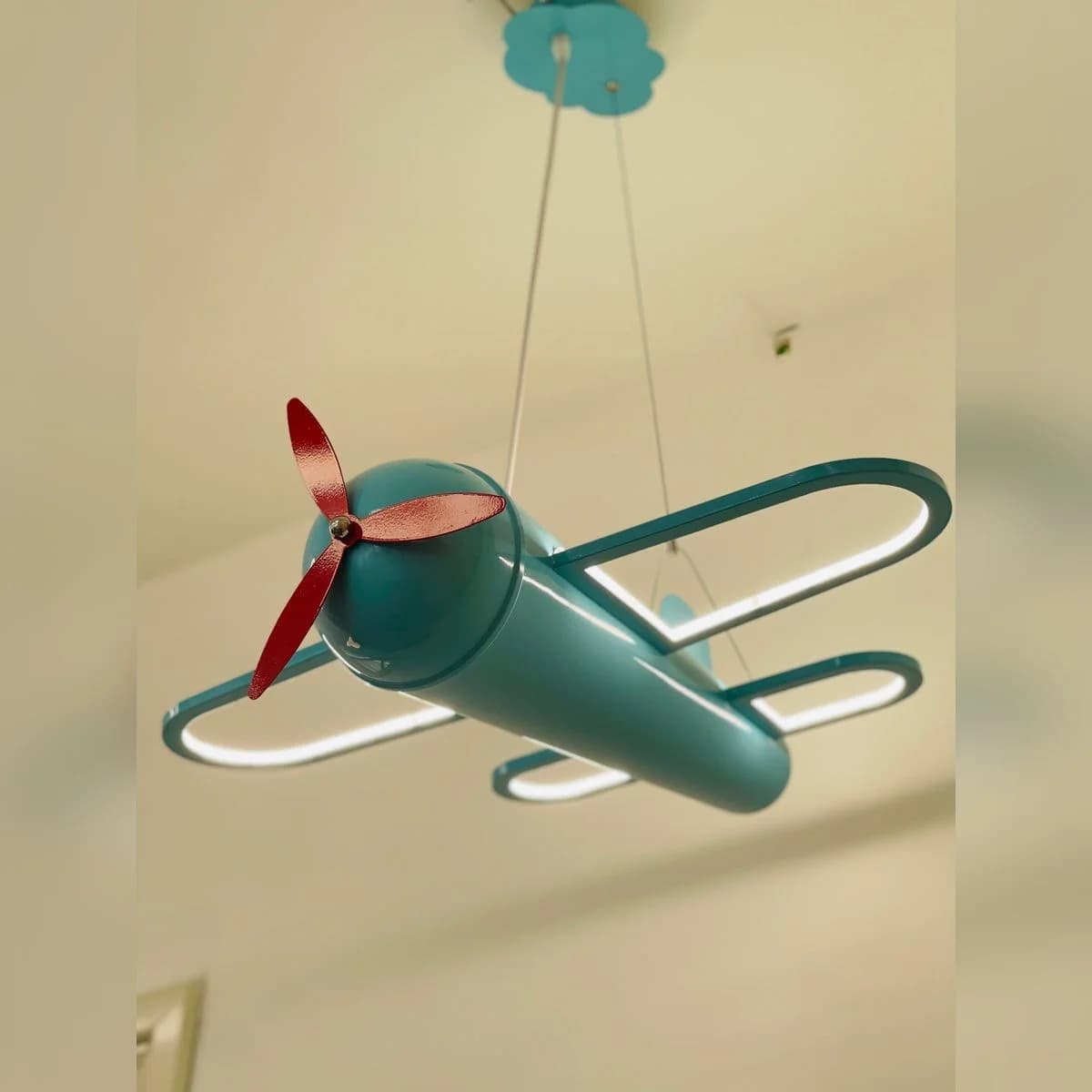 ثريا أطفال LED بشكل طائرة فيروزي 2