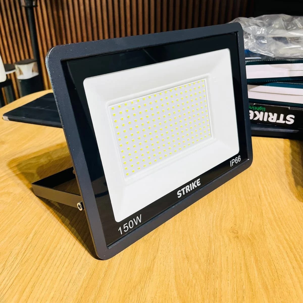150W Black Outdoor LED Floodlight IP66 3