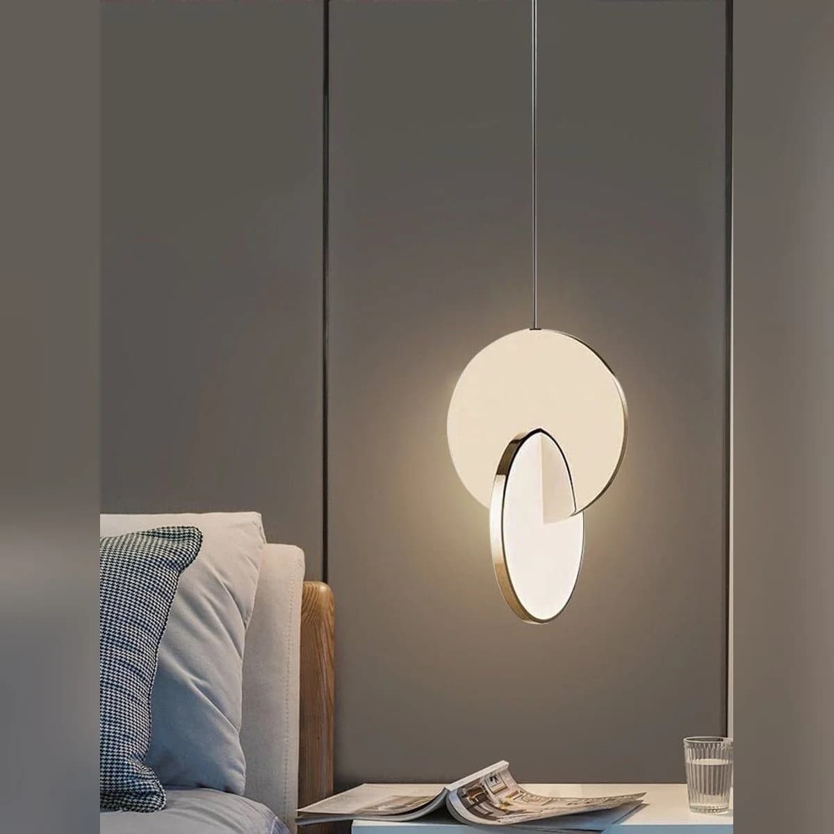 ثريا ليد مفردة بيضاء بتصميم أقراص متداخلة 3